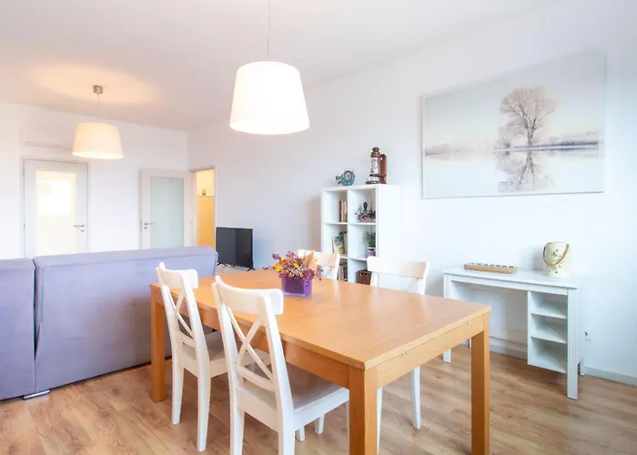 Apartament Violet House By Lovelystay