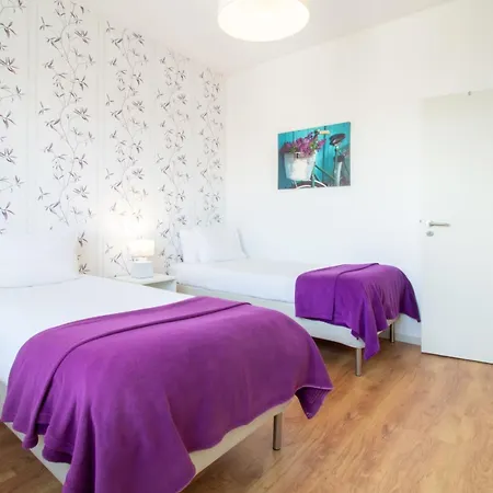 Violet House By Lovelystay Apartment